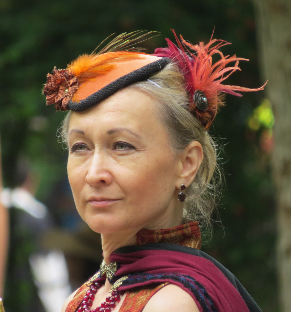 Maid Marion Caplet